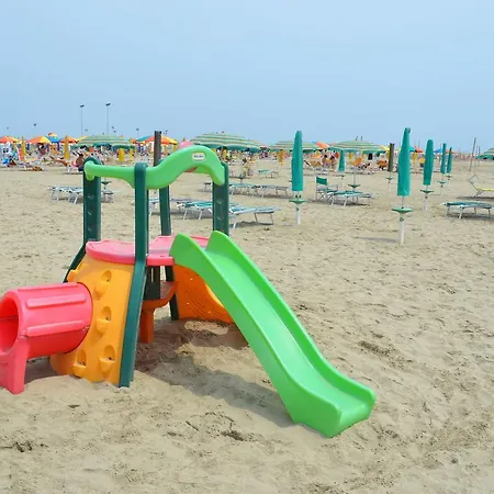 아파트 Beautiful In Lido Degli Estensi With Pool *